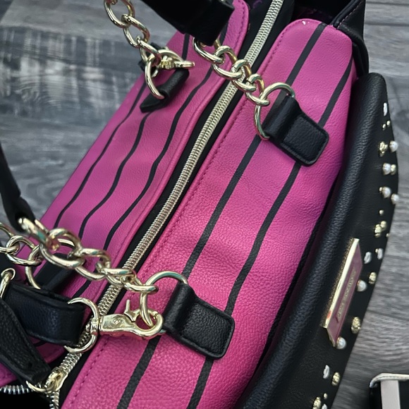 Betsey Johnson purse with matching wristlet - Picture 8 of 15